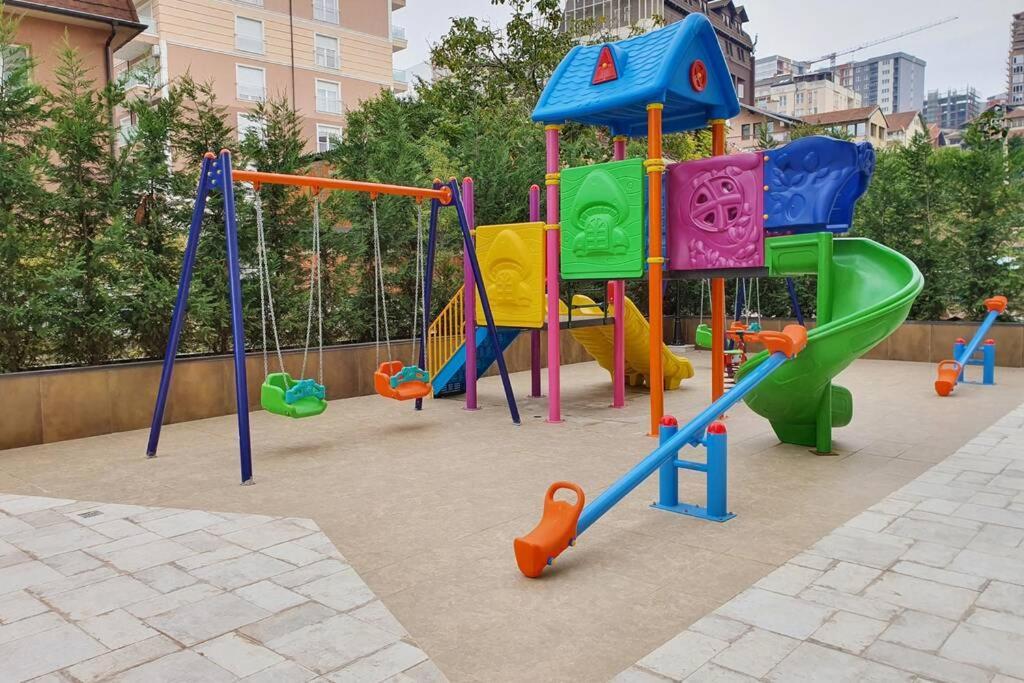 Luxury Green Apartment Priștina Exterior foto